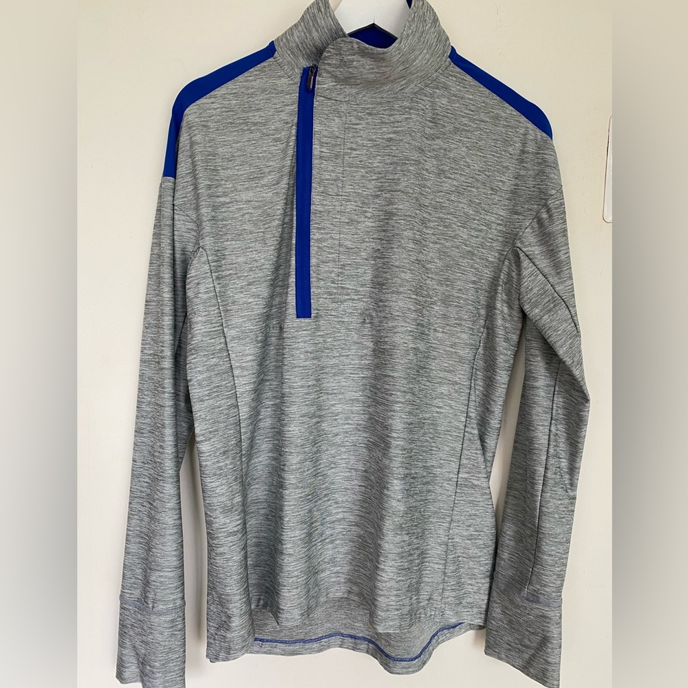 Under Armour women’s Active   Gray Pullover with Royal Blue Panel Size  S/M